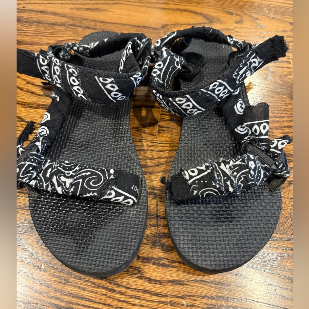Arizona Love Trekky Bandana Sandals